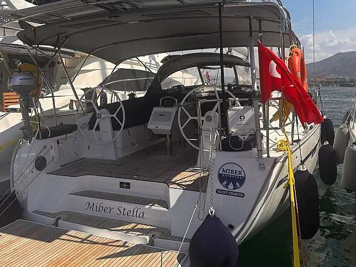 Bavaria Cruiser 46 - External image