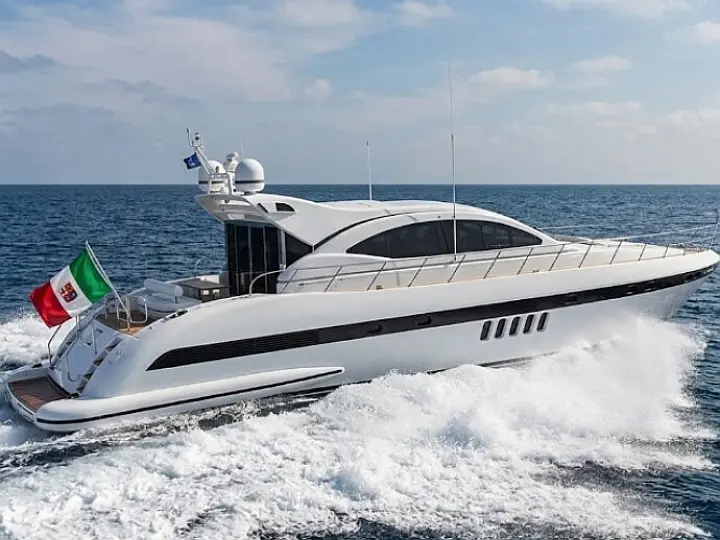 Mangusta 72 - External image