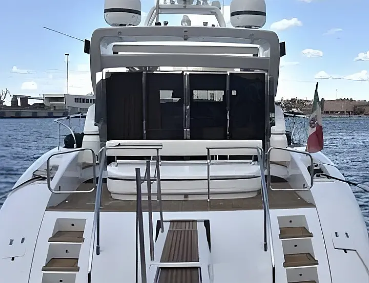Mangusta 72 - 