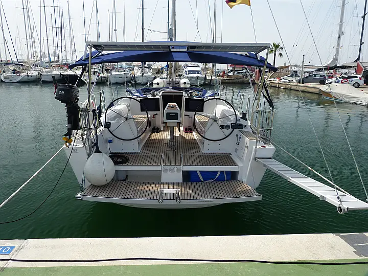Dufour 382 GL - External image