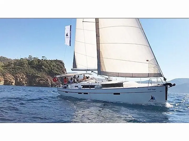 Bavaria Cruiser 46 - External image