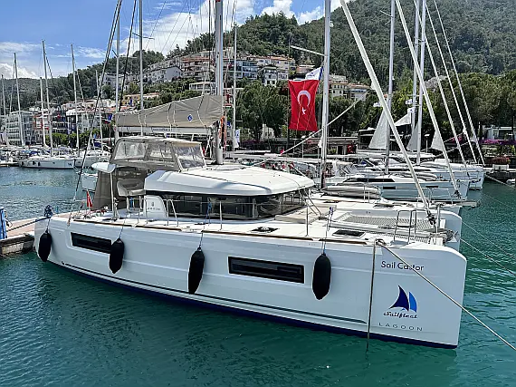 Lagoon 40