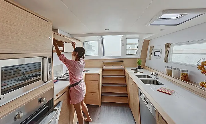 Lagoon 620 (3 cab) - 