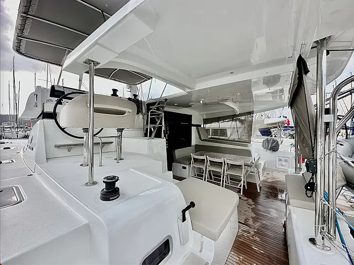 Lagoon 42 - 