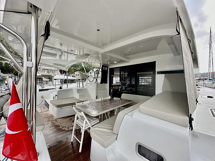 Lagoon 42 - 