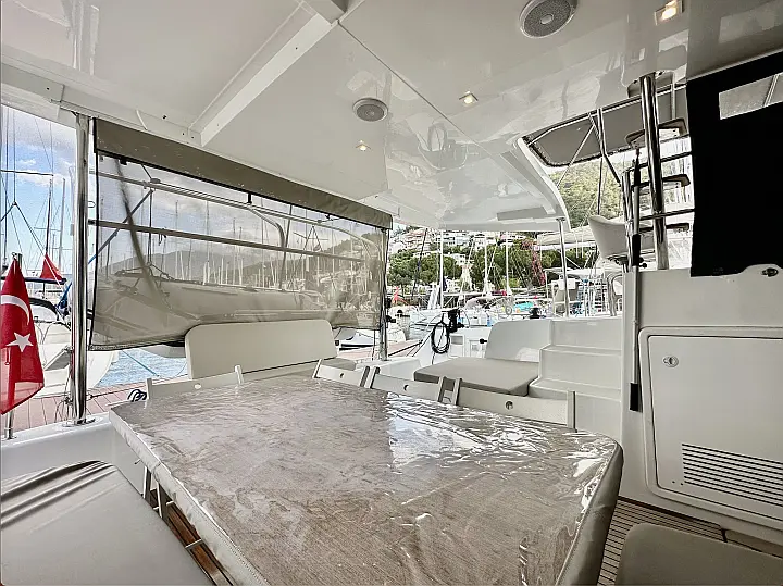 Lagoon 42 - 