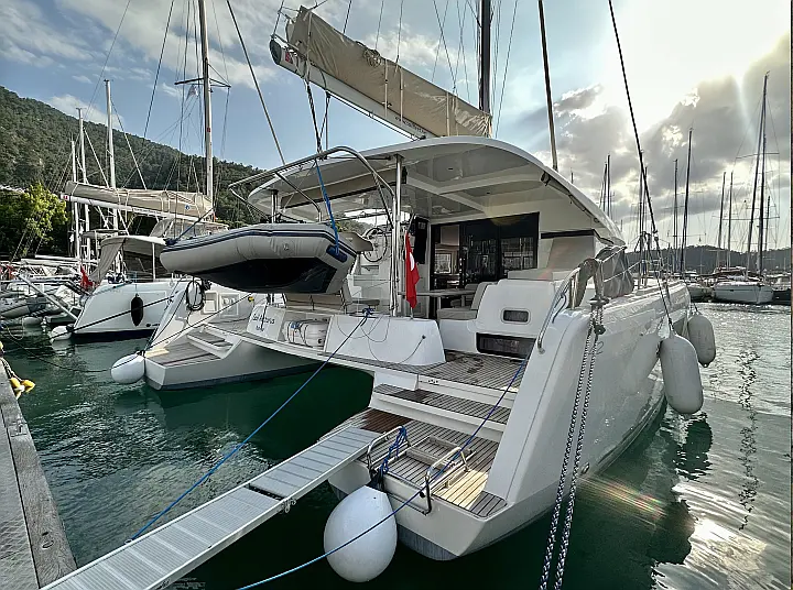 Lagoon 42 - 