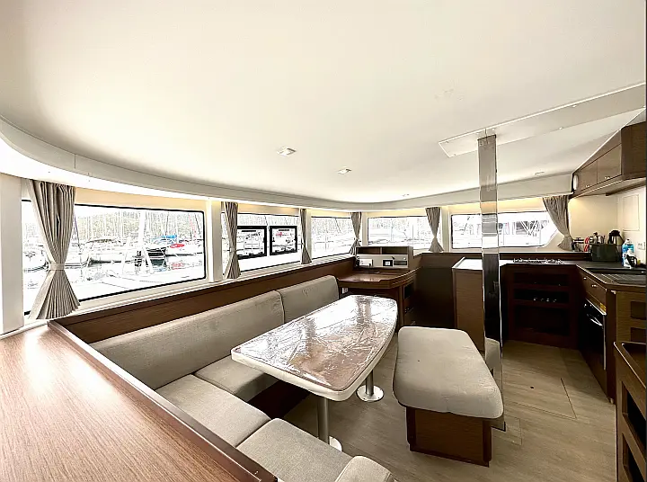 Lagoon 42 - 