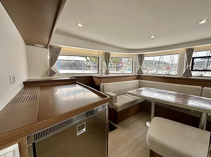 Lagoon 42 - 