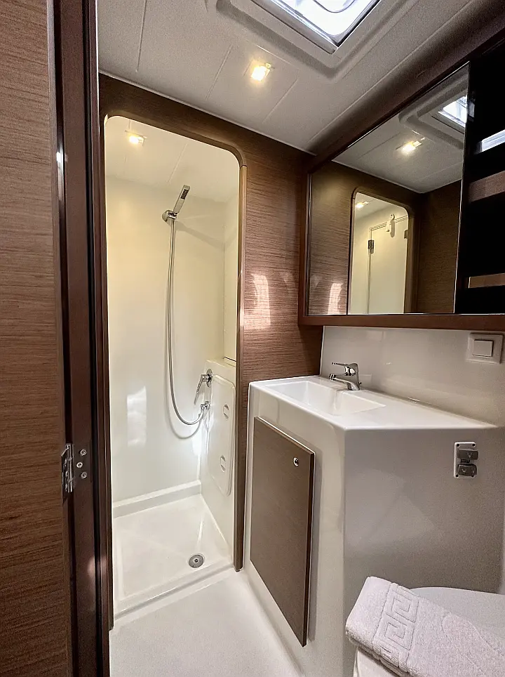 Lagoon 42 - 