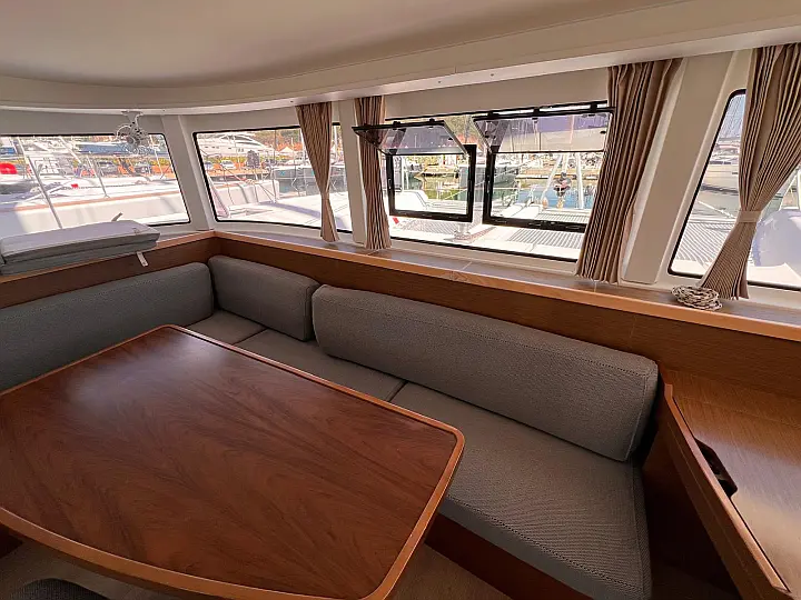 Lagoon 42 - 