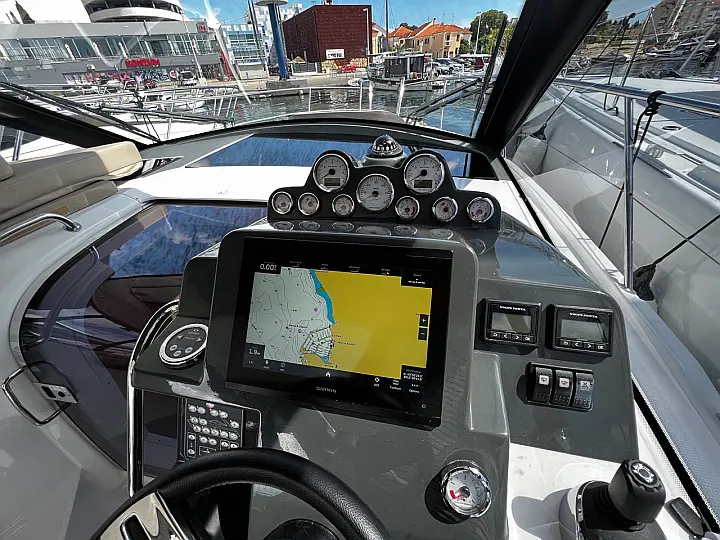 Bavaria S33 HT - 