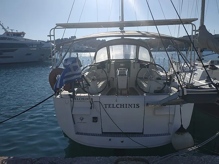 Sun Odyssey 409 - External image