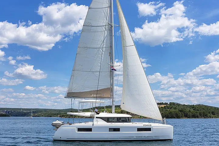 Lagoon 46 A/C & GEN & WM - 