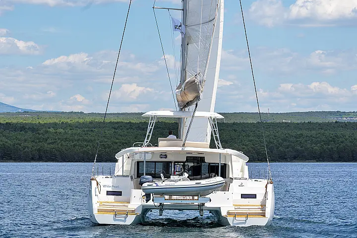 Lagoon 46 A/C & GEN & WM - 