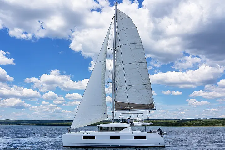 Lagoon 46 A/C & GEN & WM - 