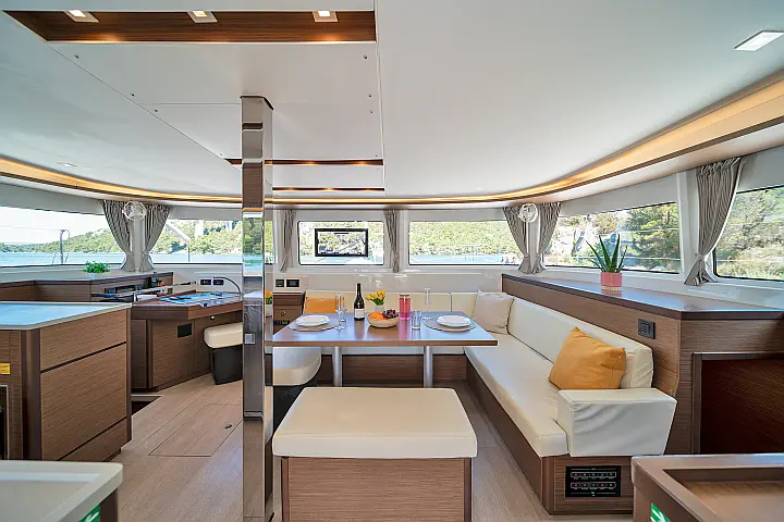 Lagoon 46 A/C & GEN & WM - 