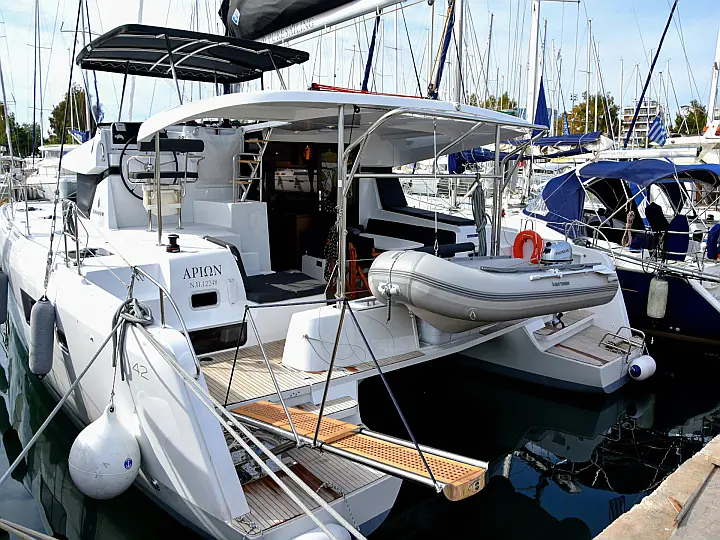 Lagoon 42 (A/C, generator, Watermaker) - External image