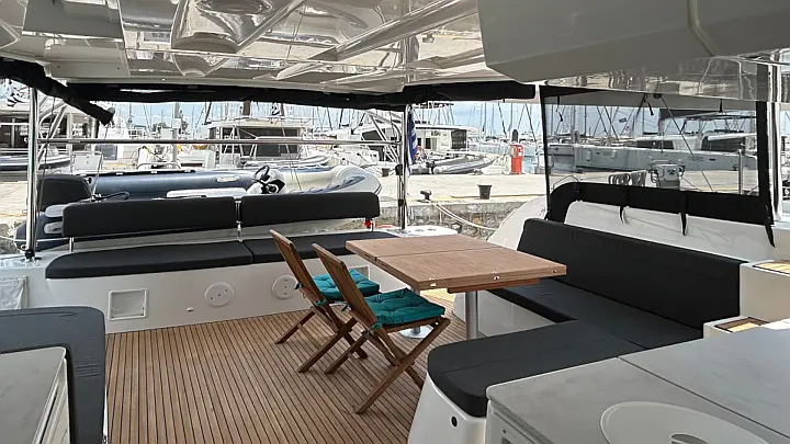 Lagoon 46 (LUXURY Equipped, SKIPPERED only) - 