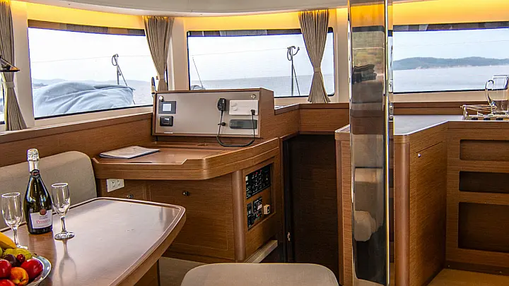 Lagoon 42 (A/C, Watermaker, Gen)_12 - 