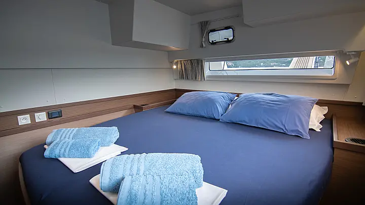 Lagoon 42 (A/C, Watermaker, Gen)_12 - 