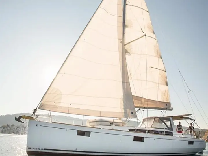 Oceanis 48 - External image