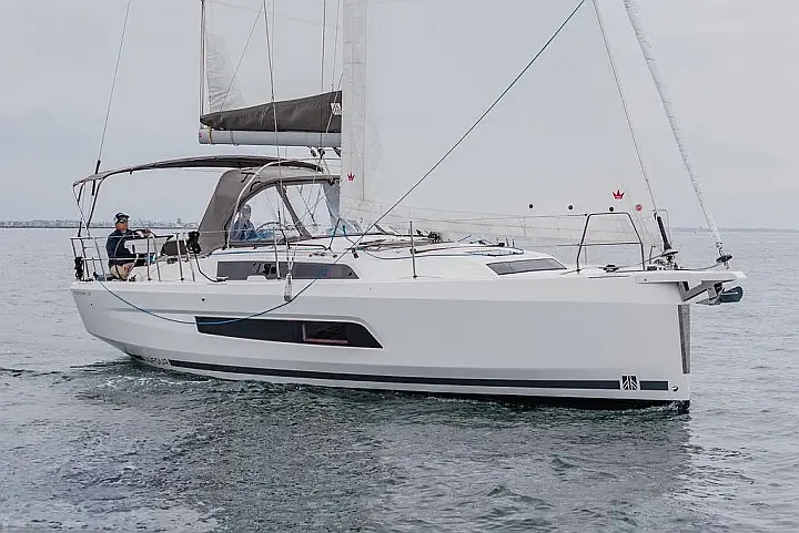 Dufour 37 - External image