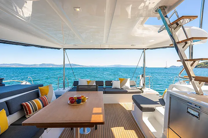 Lagoon 43 