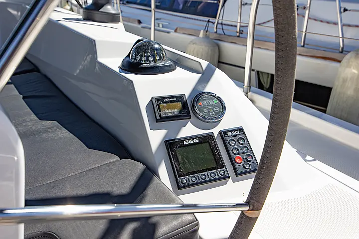 Bavaria C42 - 