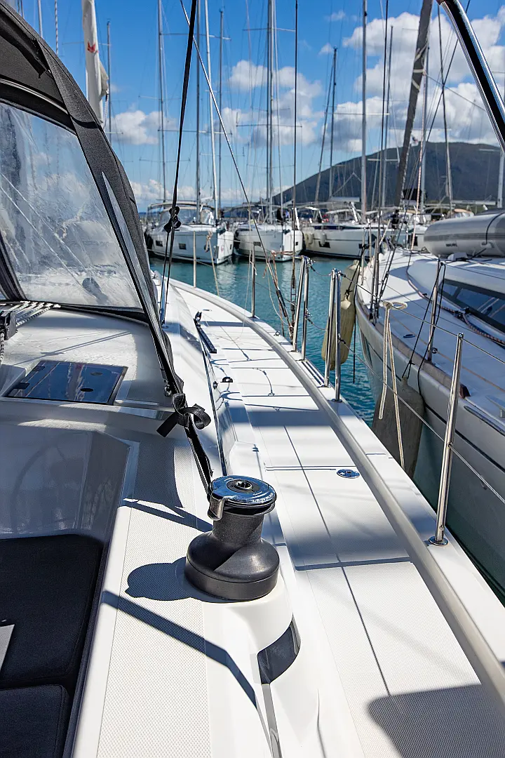 Bavaria C42 - 