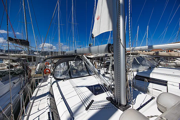 Bavaria C42 - 