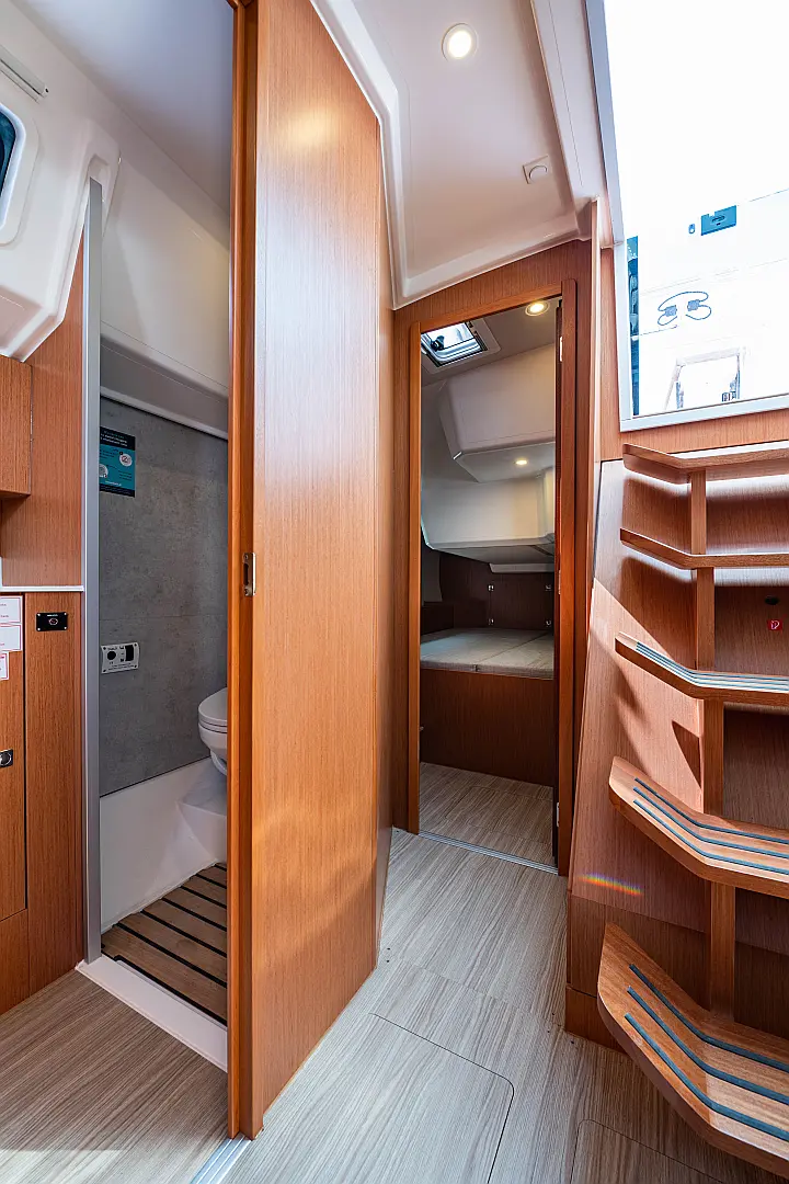 Bavaria C42 - 