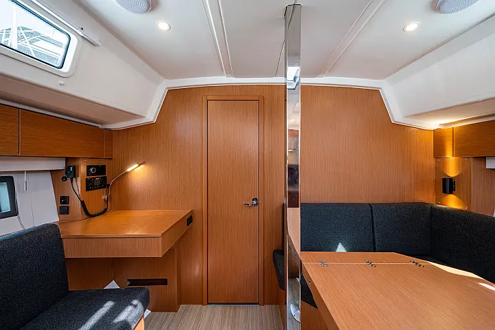 Bavaria C42 - 