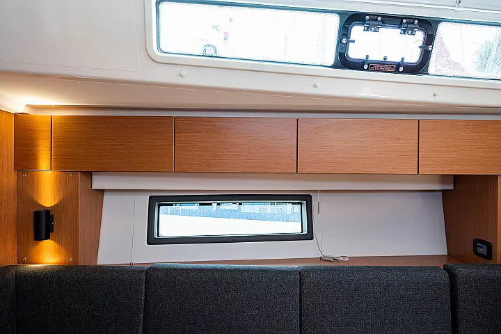 Bavaria C42 - 