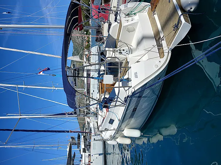 Bavaria Cruiser 32 - External image