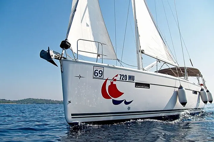 Bavaria Cruiser 41 - 