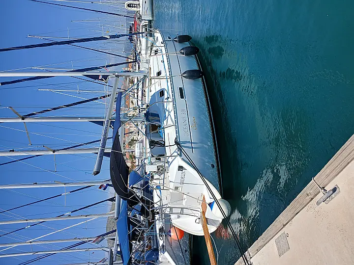 Beneteau Oceanis 331 Clipper - External image