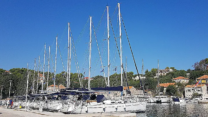 Lagoon 42 - Marina Rogač - sailboats (photo taken 2019)