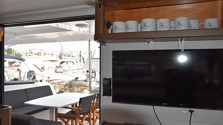 Lagoon 42 (A/C, generator, Watermaker) - 