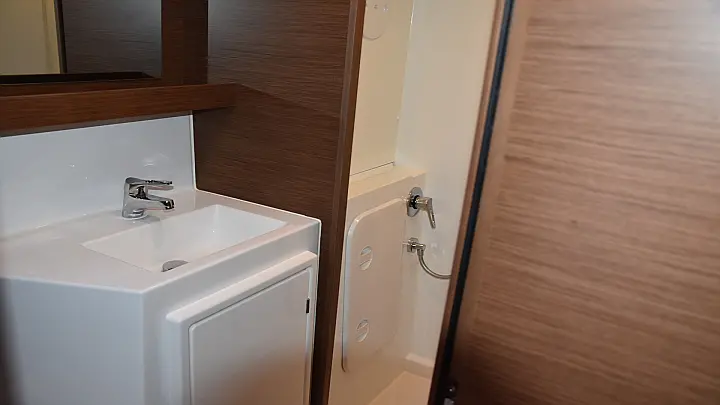 Lagoon 42 (A/C, generator, Watermaker) - 