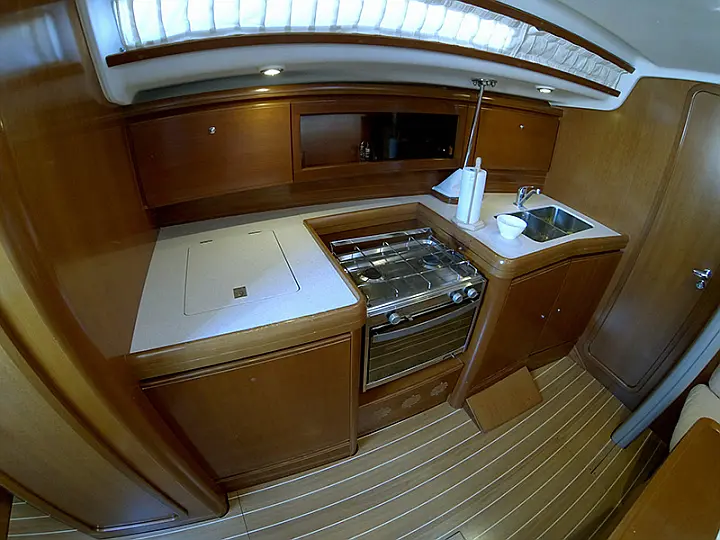 Grand Soleil 37 R - Galley