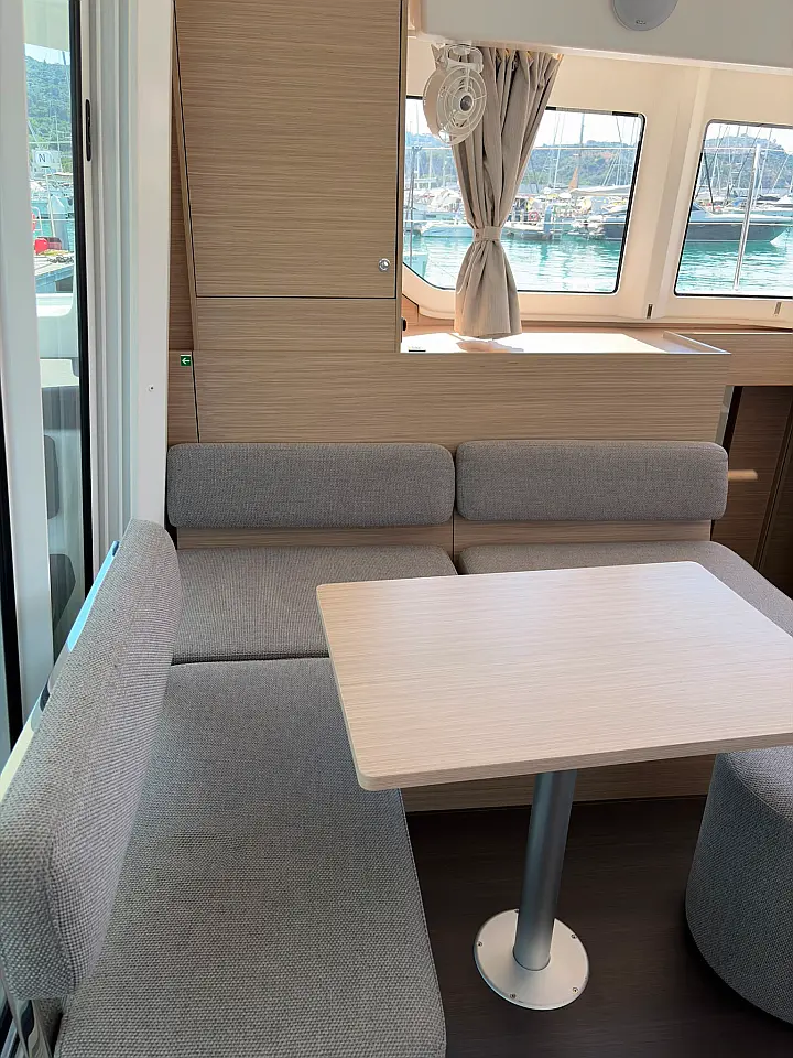 Lagoon 38 - 