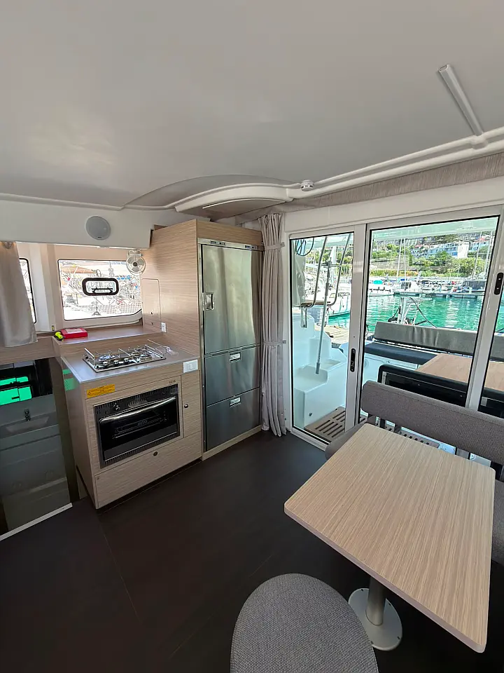 Lagoon 38 - 