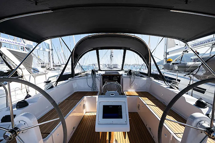 Bavaria C42 - 