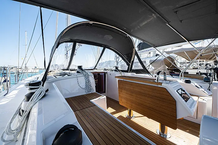 Bavaria C42 - 