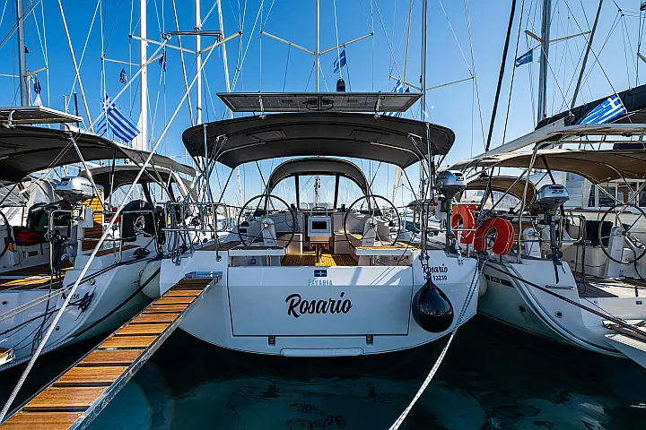 Bavaria C42 - 