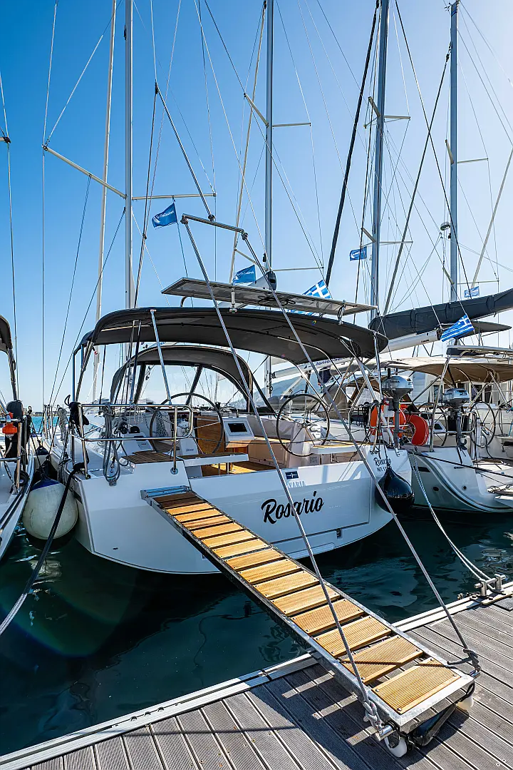 Bavaria C42 - 