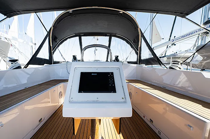 Bavaria C42 - 