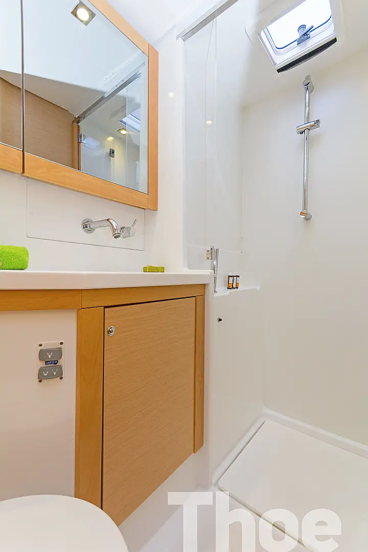 Lagoon 450 Fly A/C & GEN - 