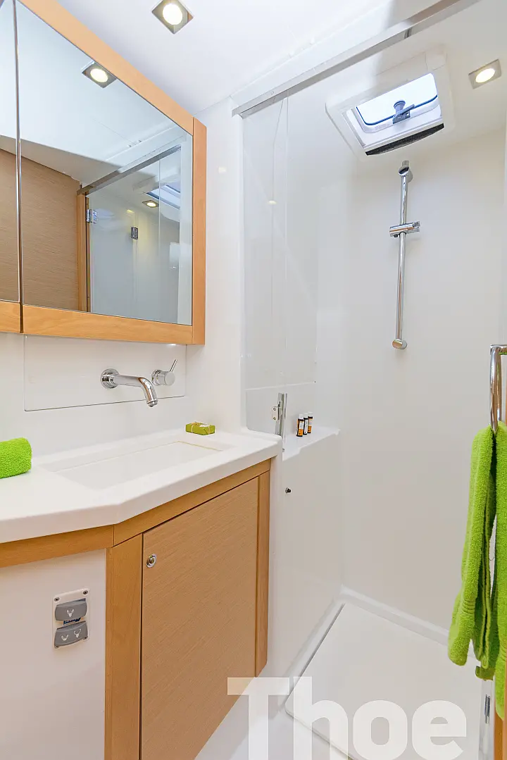 Lagoon 450 Fly A/C & GEN - 